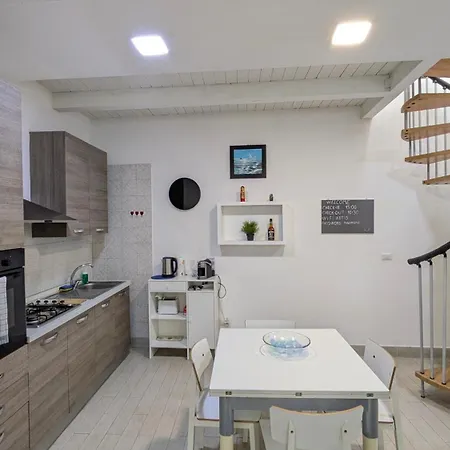 One Vicolo Lavico * Catania